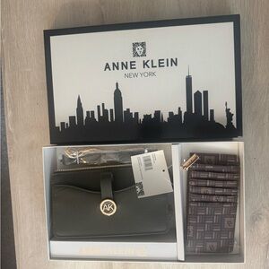 Anne Klein Olive and Brown Wallet and Cardholder Set